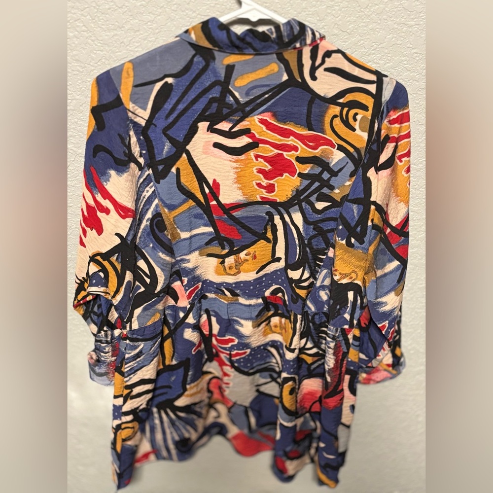 Abstract Patterned Button-Up Shirt - Picture 5 of 5